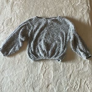 Jennifer Lopez brand knitted sweater . Used and great condition. Small size.